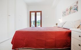 Ambra Holiday Rooms - Rooms & Beach
